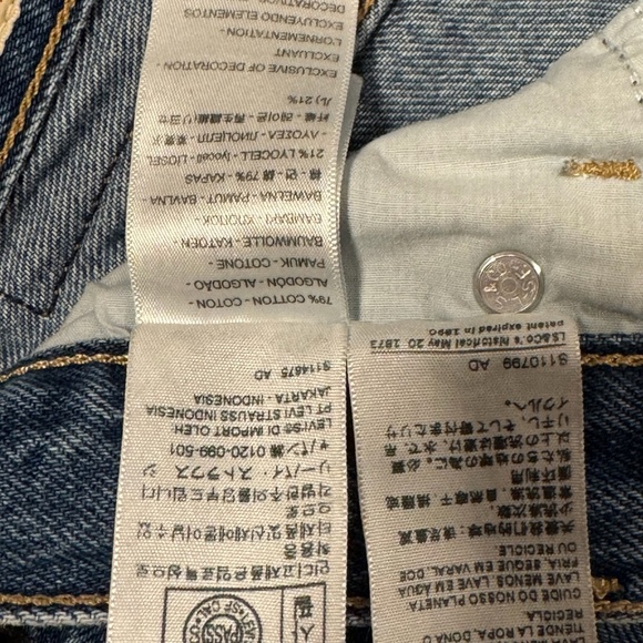 Blue Levi's Women's Baggy Dad Jeans (Size 30) - Picture 7 of 7